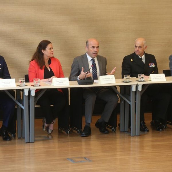 Mindef y Contraloría firman convenio para fortalecer capacidades de ...