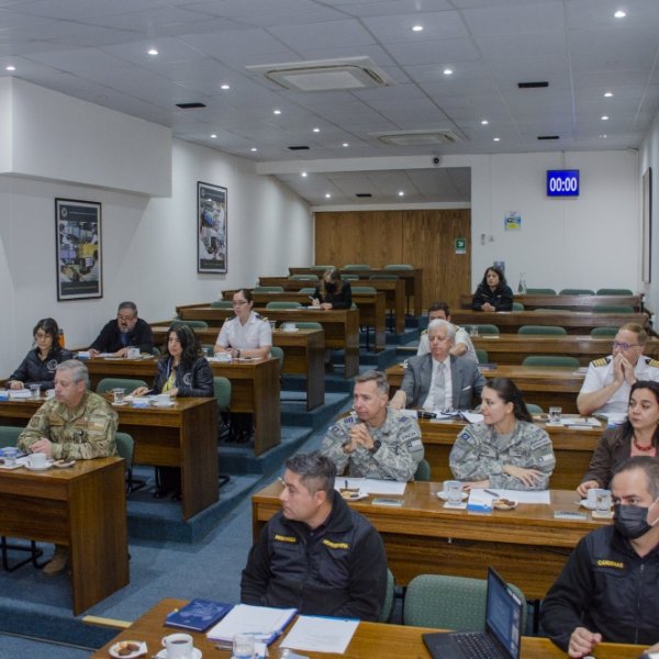 Comité Nacional de Nombres Geográficos Antárticos (CNNGA) pone a