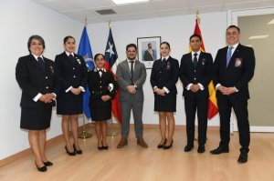 Brigadier de la Escuela Naval participa en academia cultural en España e Italia junto a la Escuela de Investigaciones Policiales