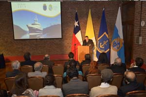 La Armada, junto a la Pontificia Universidad Católica de Chile, dictó seminario dedicado a la investigación marina