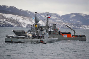 Armadas de Chile y Argentina firman en Punta Arenas acta que planifica la XIV Versión del “Viekaren”
