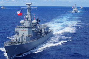 Fragata “Almirante Blanco Encalada” navega rumbo a Hawaii