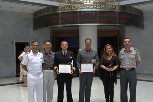 Marino se graduó de la Universidad de Defensa en China