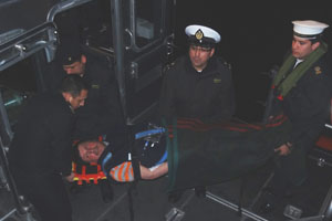 Lancha “Arcángel” de la Armada evacuó hacia Puerto Williams a tripulante