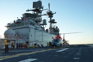USS “America” arribó a Chile a través del Estrecho de Magallanes