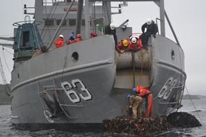 Buque “Slight” efectuó mantenimiento a la señalización marítima de la Tercera Zona Naval