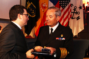 Escuela Naval realiza seminario de Liderazgo Reflexivo