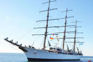 Buque Escuela “Libertad” de la Armada Argentina arribó a Punta Arenas