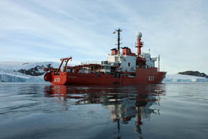 BIO “Hespérides” de la Armada española visita Punta Arenas
