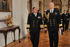 Jefe de la Real Armada de Nueva Zelanda realiza visita oficial a la Armada de Chile