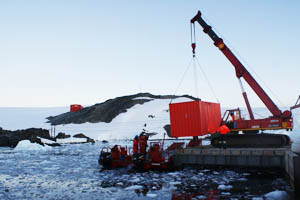 Científicos chilenos regresan de la Antártica a bordo del “Viel”