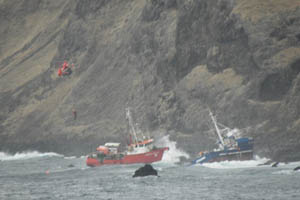 Continúa maniobra de retiro de combustible en isla Alejandro Selkirk