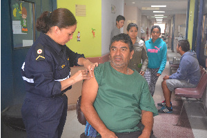 Médicos y Enfermeros Navales realizan prestaciones médicas en Chañaral