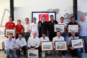 Regatistas de la Barcelona World Race son homenajeados por la Armada de Chile
