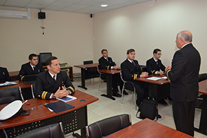 Jefes de los Centros Meteorológicos de la Armada se reúnen en seminario en Valparaíso