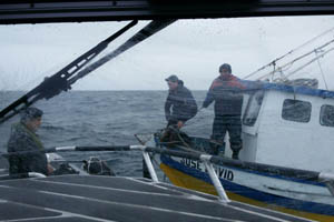 Tres tripulantes son rescatados por la Armada en el Golfo Corcovado