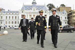 Comandantes en Jefe extranjeros saludan a la Armada con motivo de las Glorias Navales