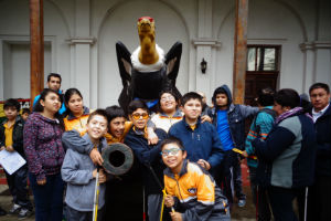 Personas con discapacidad visual visitan Museo Marítimo Nacional