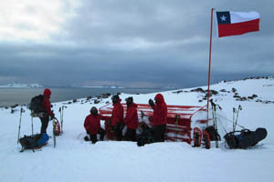 Dotación de la Base Antártica “Arturo Prat” construyó refugio para tsunami