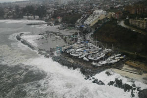 Se realiza sobrevuelo en Valparaíso para evaluar daños producto del sistema frontal