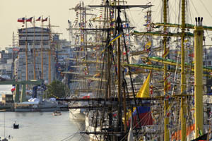 Buque Escuela "Esmeralda" participó en Bremerhaven Sail 2015
