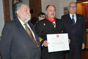 Almirante Larrañaga recibió la condecoración "Orden O'Higginiana"