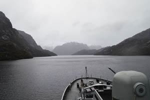 OPV “Marinero Fuentealba” realizó vigilancia en ZEE y apoyo a la comunidad