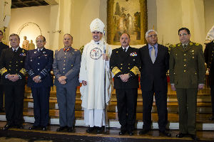 Comandante en Jefe de la Armada asistió a la posesión canoníca del nuevo Obispo Castrense