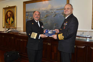 Almirante Larrañaga realiza visita oficial a la Armada de Turquía