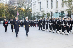 Almirante Larrañaga realiza visita oficial a la Armada de España
