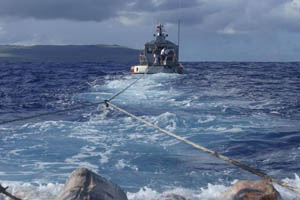 Capitanía de Puerto de Hanga Roa realiza apoyo a regata “Kon Tiki II”