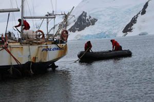 ATF “Lautaro” logra desvarar yate polaco en la Antártica