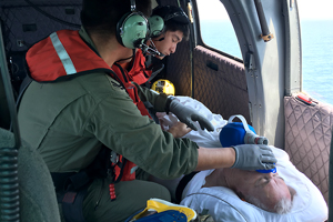Destacamento Aeronaval de Talcahuano evacuó con éxito a turista desde crucero
