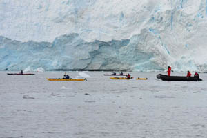 Se dispuso operativo de seguridad para expedición de kayakistas en la Antártica