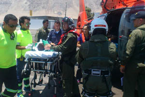 Helicóptero de la Armada evacúa a menor accidentado desde caleta Punta Cuevas