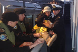 Ciudadana singapurense es evacuada desde yate en Canal Magdalena