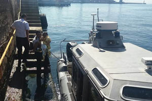 Sargento se lanzó al mar y rescató a dos personas en Antofagasta