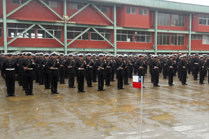 Soldados Infantes de Marina del Servicio Militar recibieron sus armas de servicio