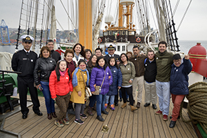 B. E. "Esmeralda" recibió la visita de personas con síndrome de down