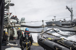 Petrolero “Almirante Montt” arribó a Valparaíso tras apoyo a la Armada canadiense