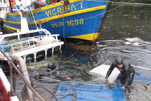 Balsa salvavidas salvó a tres náufragos en Puerto Natales Balsa salvavidas salvó a tres náufragos en Puerto Natales
