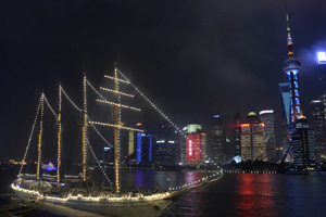 Buque Escuela “Esmeralda” se encuentra en China