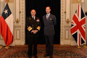 Príncipe Eduardo visita Comandancia en Jefe de la Armada y Escuela Naval