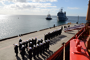 Buque “Islas Malvinas” de la Armada Argentina recala por primera vez en Punta Arenas en visita oficial