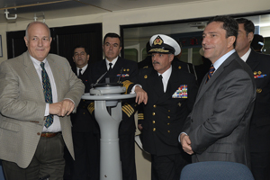 Ministro de Defensa realizó visita a la Autoridad Marítima Nacional