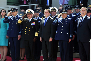Ministro de Defensa y Comandante en Jefe de la Armada despidieron a la dotación Antártica 2017