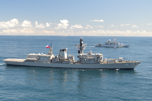 Chile y Francia efectuaron ejercicio naval en la bahía de Valparaíso