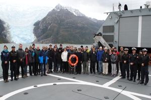 Miembros de la comisión científica del Congreso del Futuro navegaron a bordo del OPV "Marinero Fuentealba” Miembros de la comisión científica del Congreso del Futuro navegaron a bordo del OPV "Marinero Fuentealba”