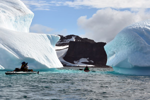 Con apoyo de la Armada chilenos realizaron primera travesía mundial en kayak por la Antártica