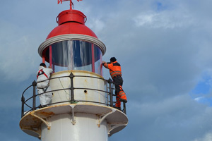 30 faros y señalizaciones marítimas fueron modernizadas en todo Chile